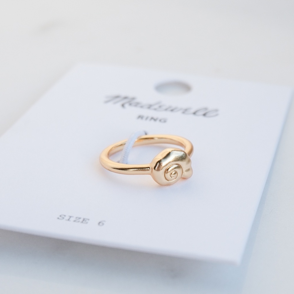 Madewell gold plated shell ring size 6